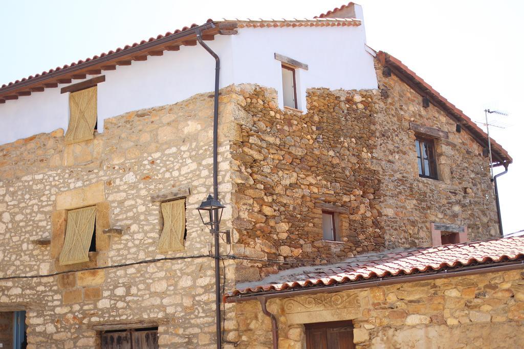 La Grulla Dorada ξενώνας Perales del Puerto Εξωτερικό φωτογραφία